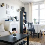 Cozy Love Nest Near The Eifel Tower